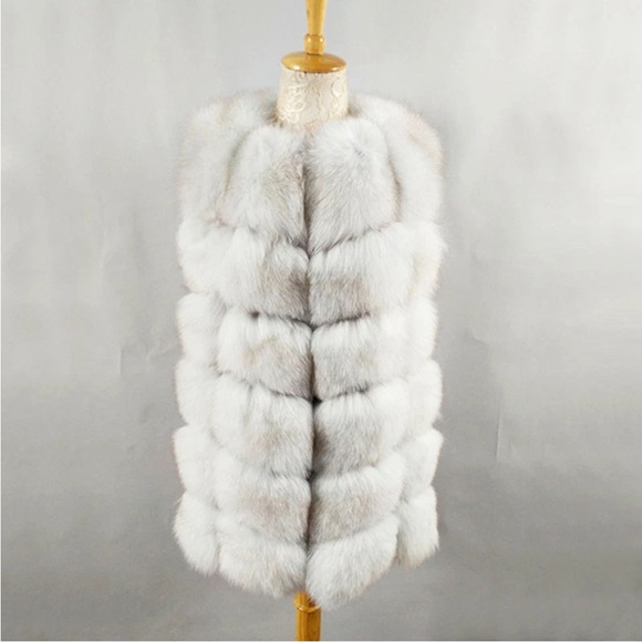 Faux Fox Fur Blush Color Vest with Plush Texture and Mid-Thigh Length - Picture 3 of 10